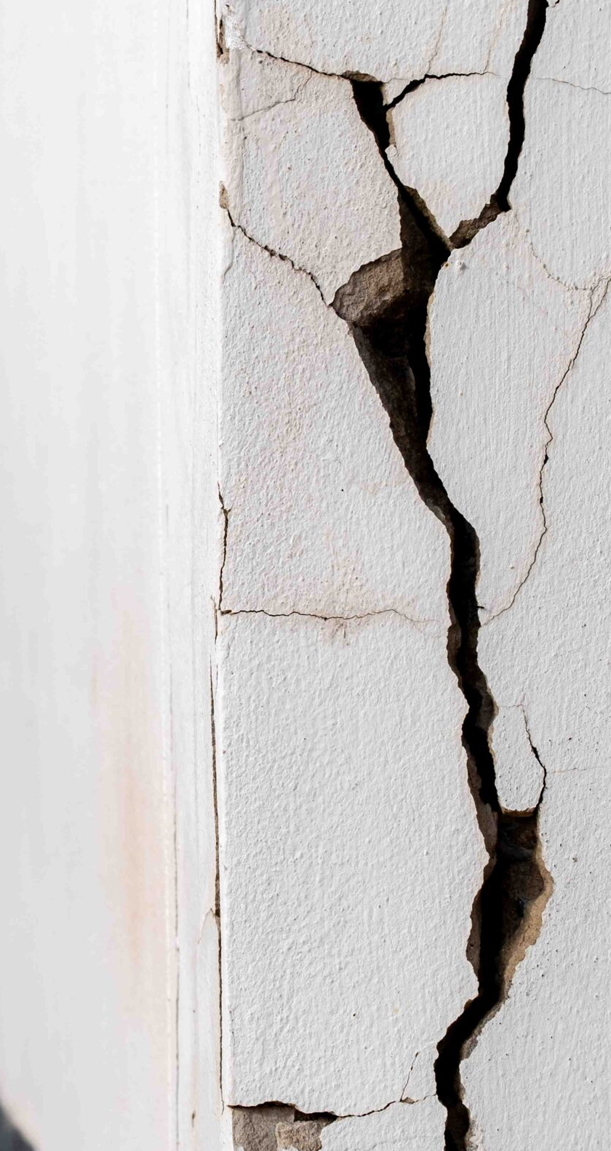 serious-structural-warning-signs-every-homeowner-should-watch-for