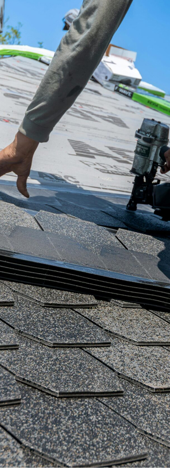clear-warning-signs-showing-your-shingle-roof-needs-help
