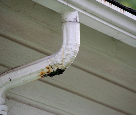 rusted-gutters-replaced-with-strong-aluminum